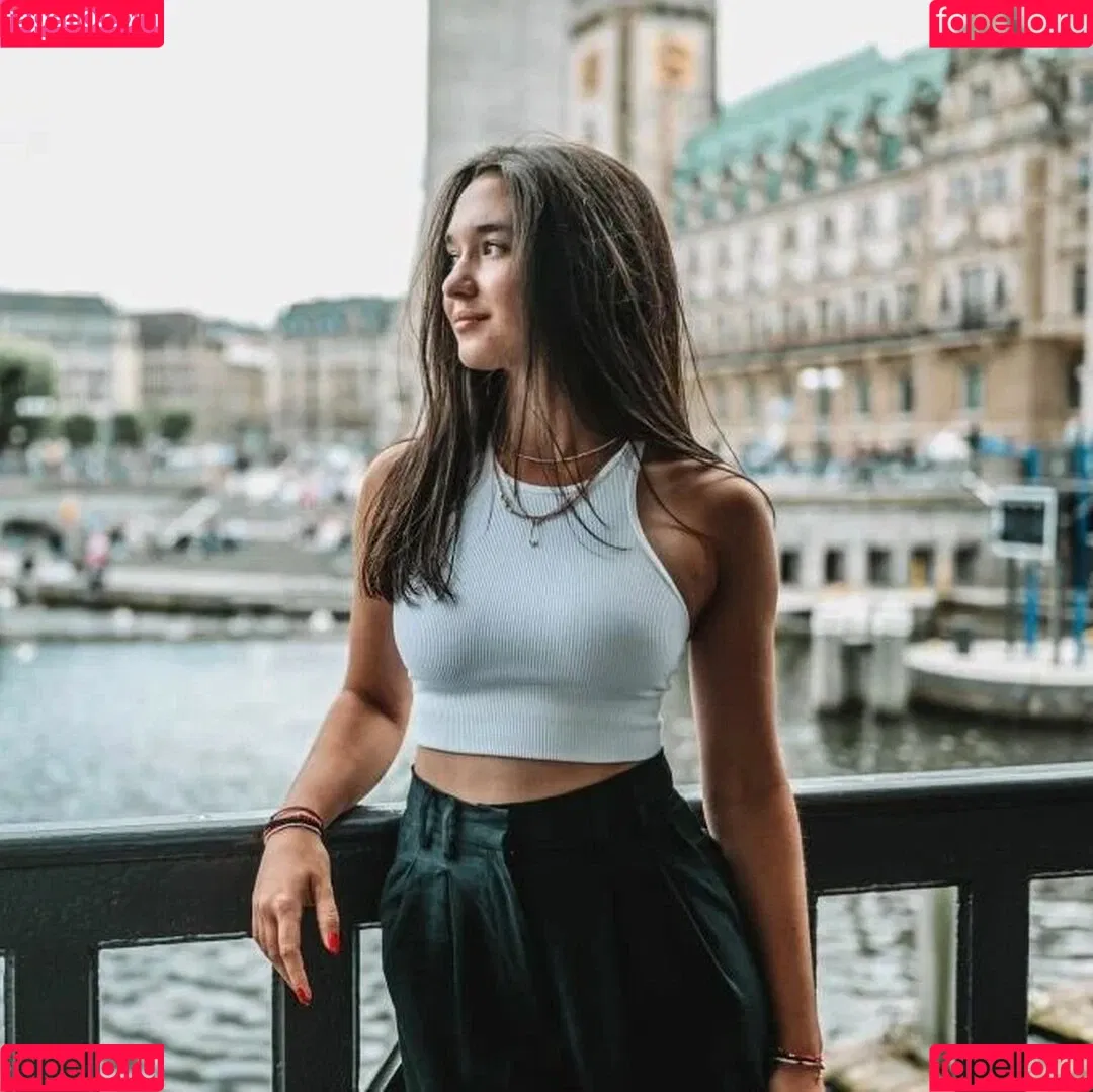 Eva Lys Onlyfans Photo Gallery 