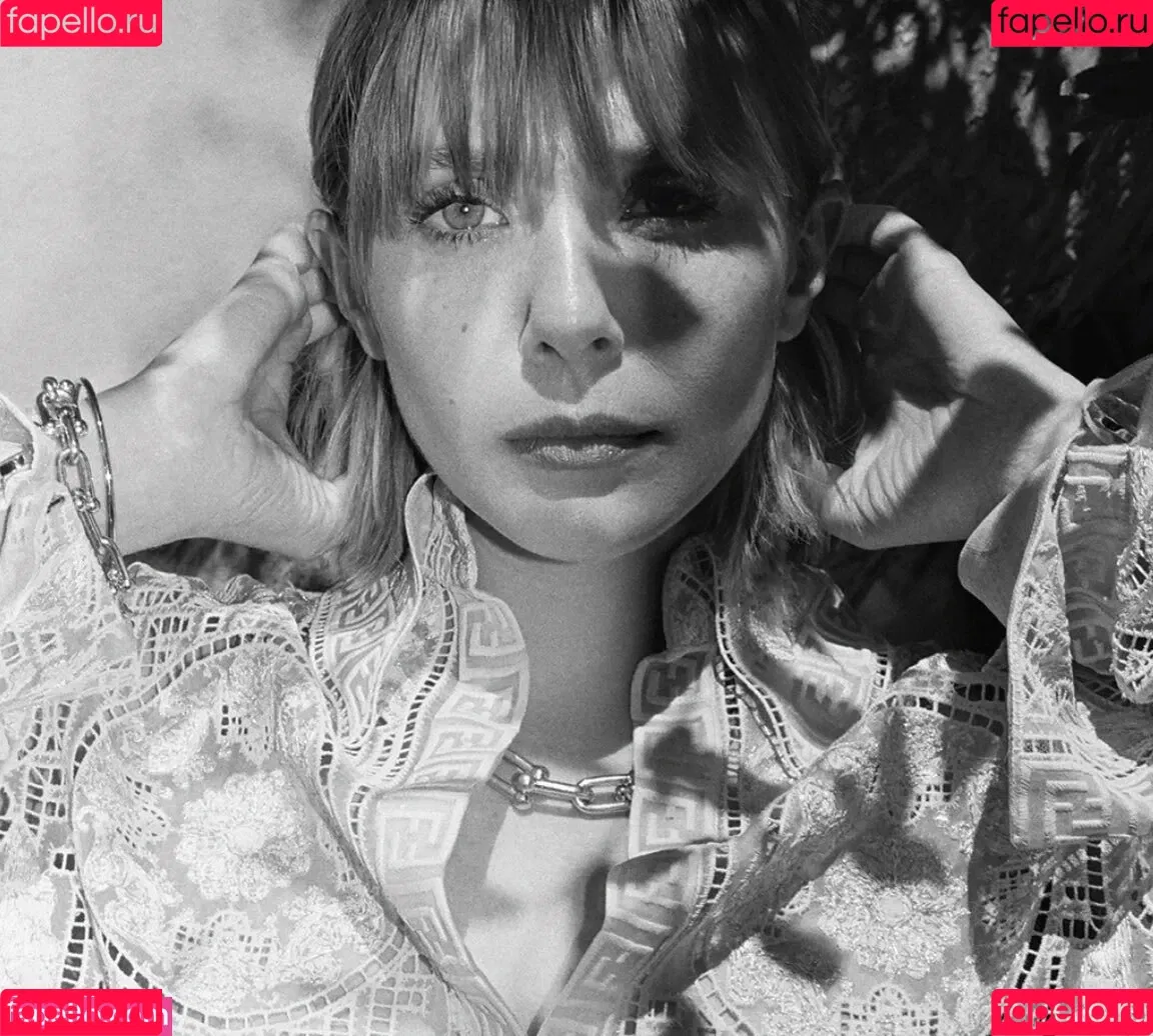 Elizabeth Olsen Onlyfans Photo Gallery 