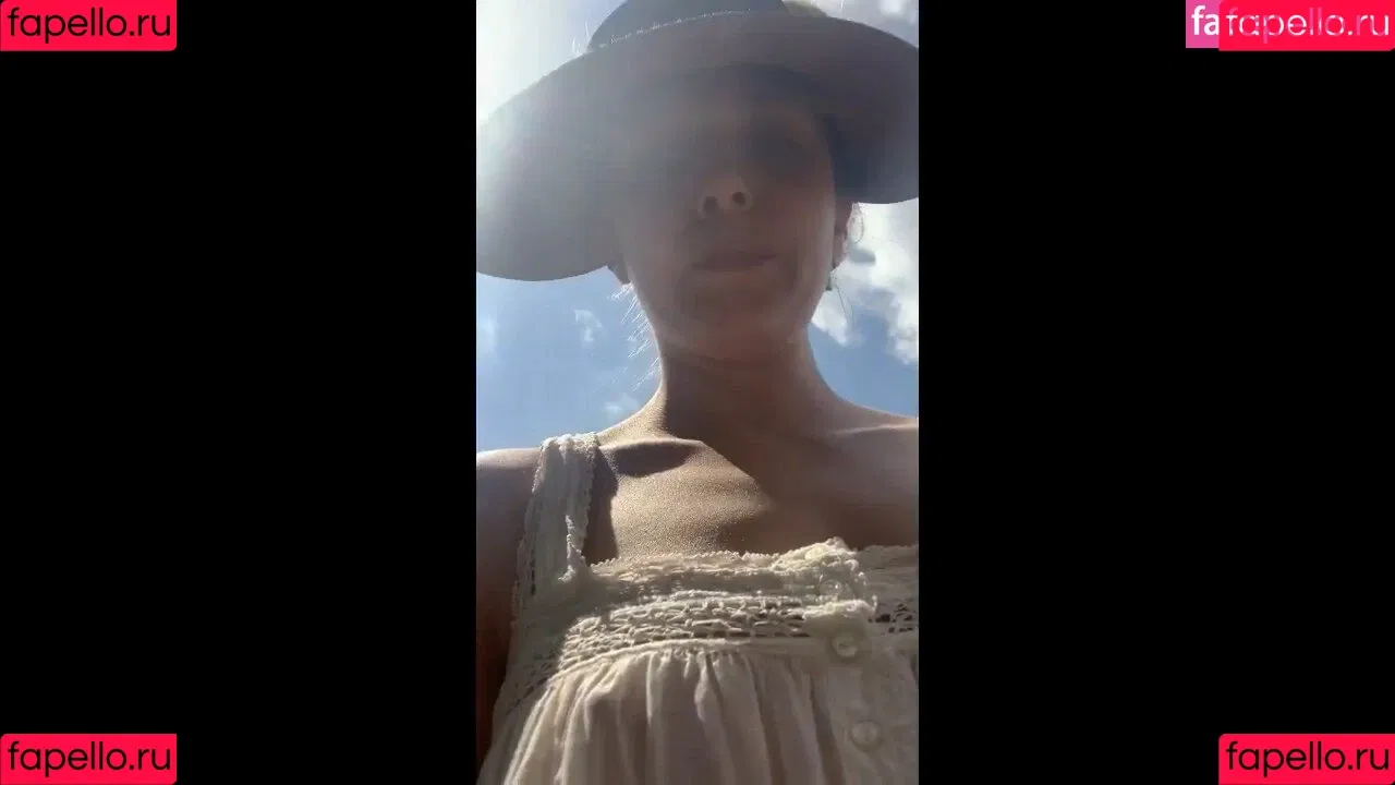 Elizabeth Olsen Onlyfans Photo Gallery 