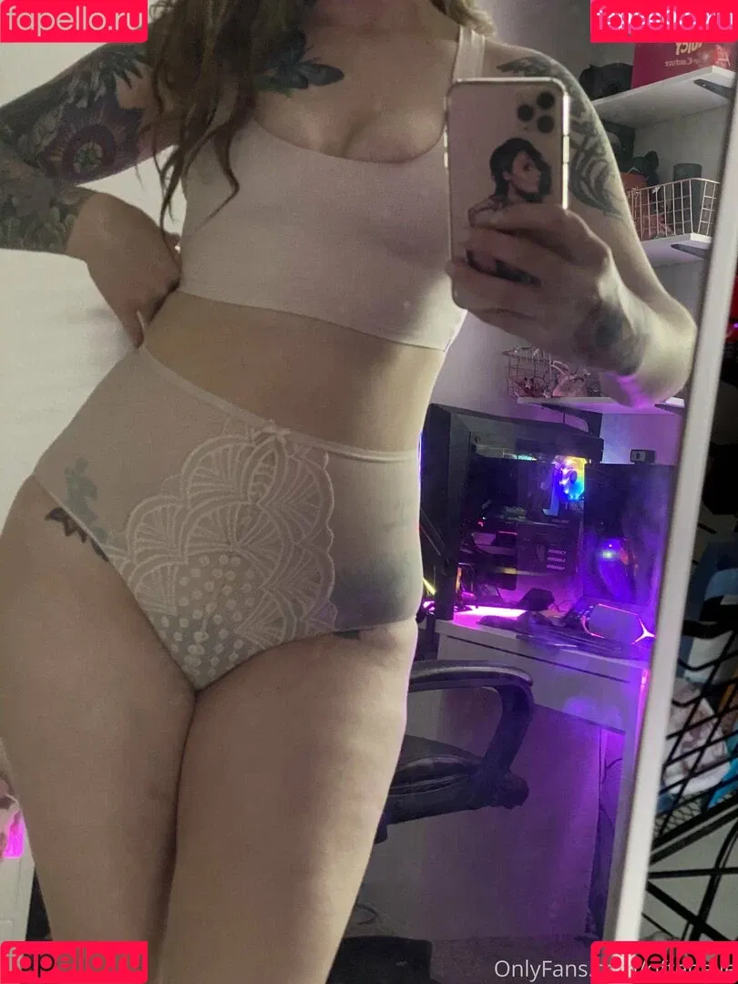 OftenElle Onlyfans Photo Gallery 
