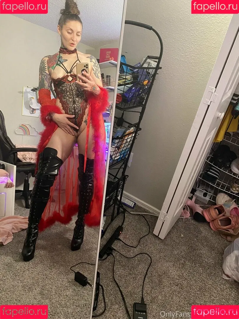 OftenElle Onlyfans Photo Gallery 