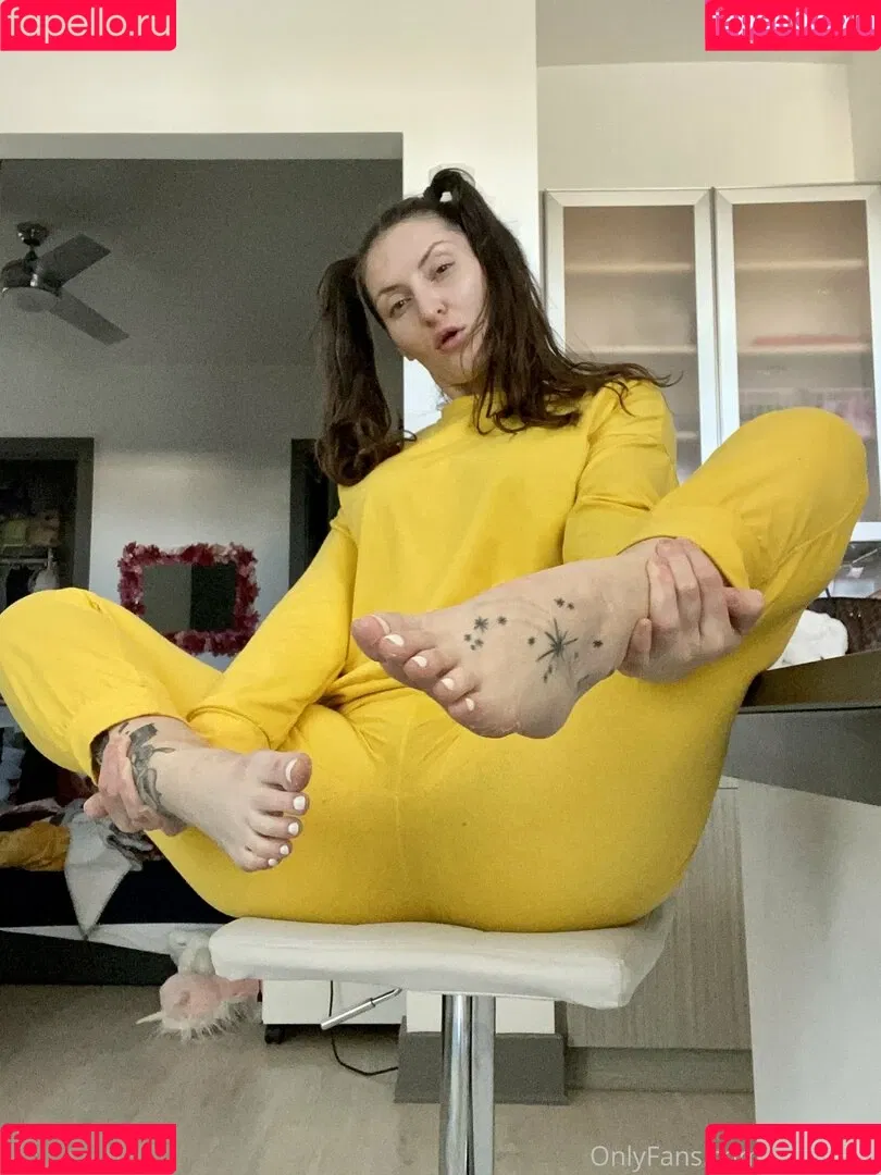 OftenElle Onlyfans Photo Gallery 