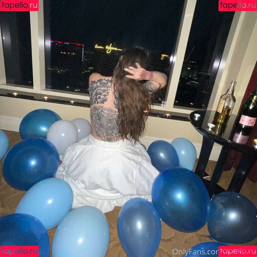 OftenElle Onlyfans Photo Gallery 