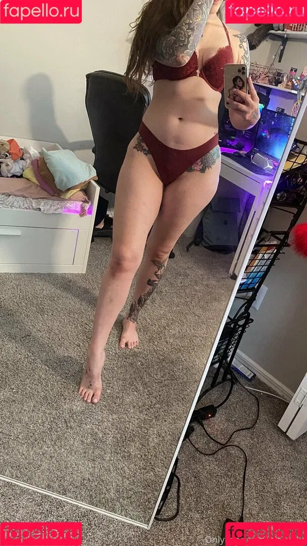 OftenElle Onlyfans Photo Gallery 