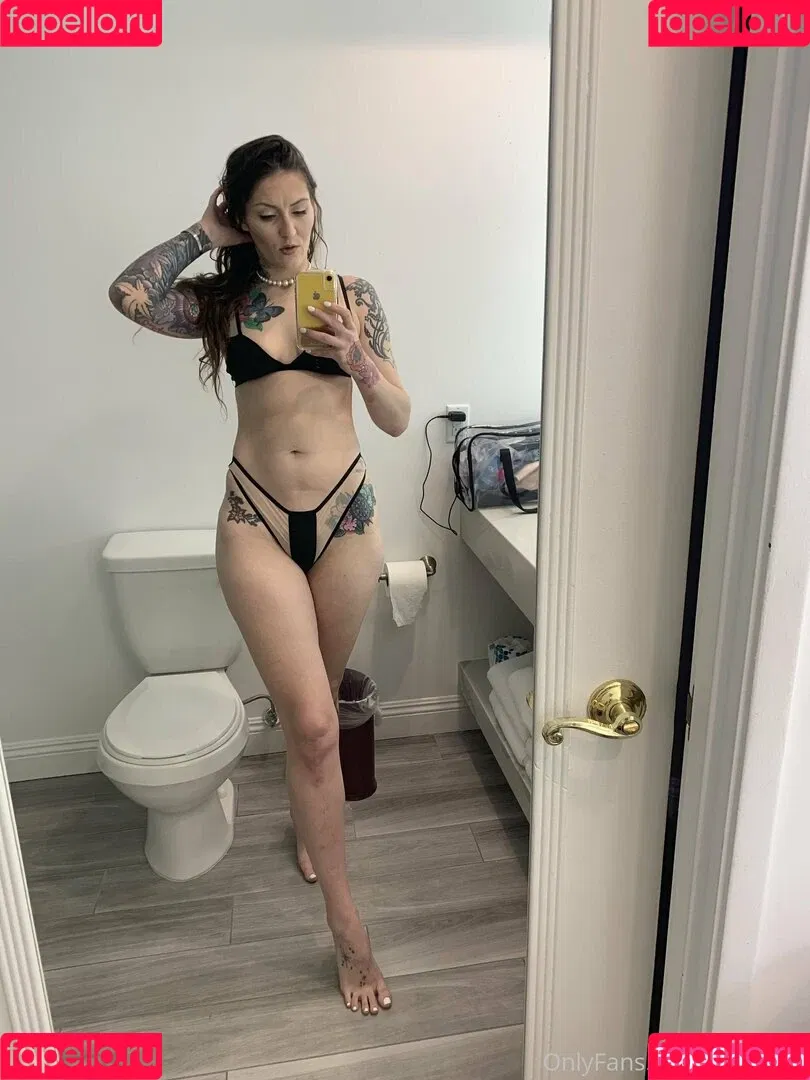 OftenElle Onlyfans Photo Gallery 
