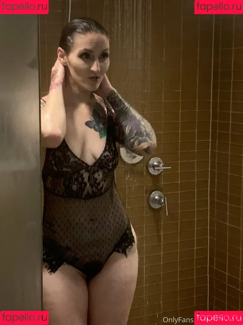 OftenElle Onlyfans Photo Gallery 