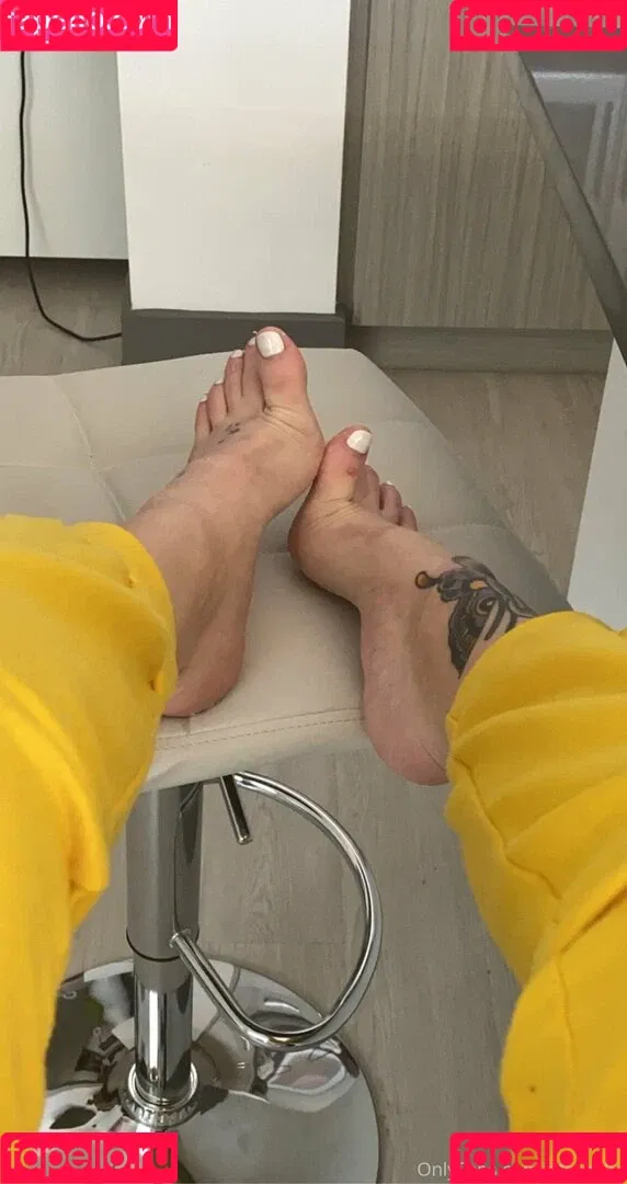OftenElle Onlyfans Photo Gallery 