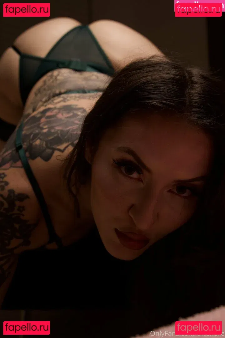 OftenElle Onlyfans Photo Gallery 