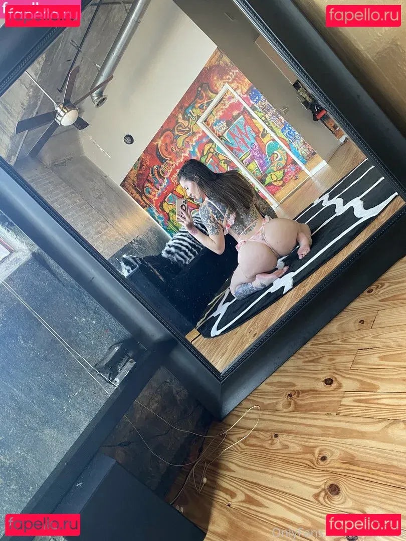 OftenElle Onlyfans Photo Gallery 