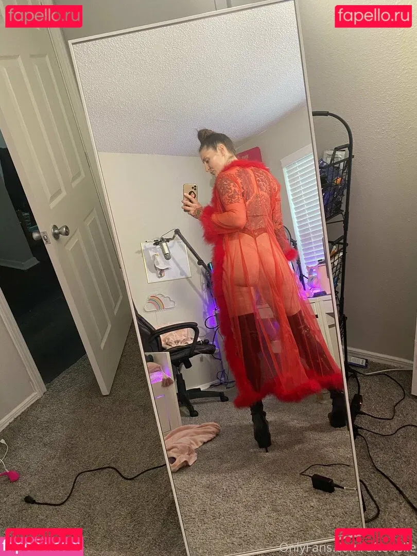 OftenElle Onlyfans Photo Gallery 