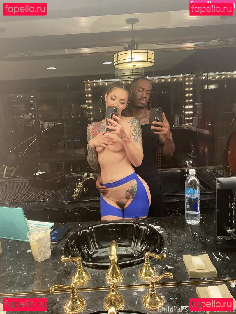 OftenElle Onlyfans Photo Gallery 