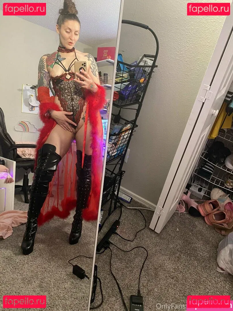 OftenElle Onlyfans Photo Gallery 