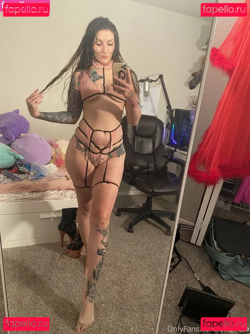 OftenElle Onlyfans Photo Gallery 