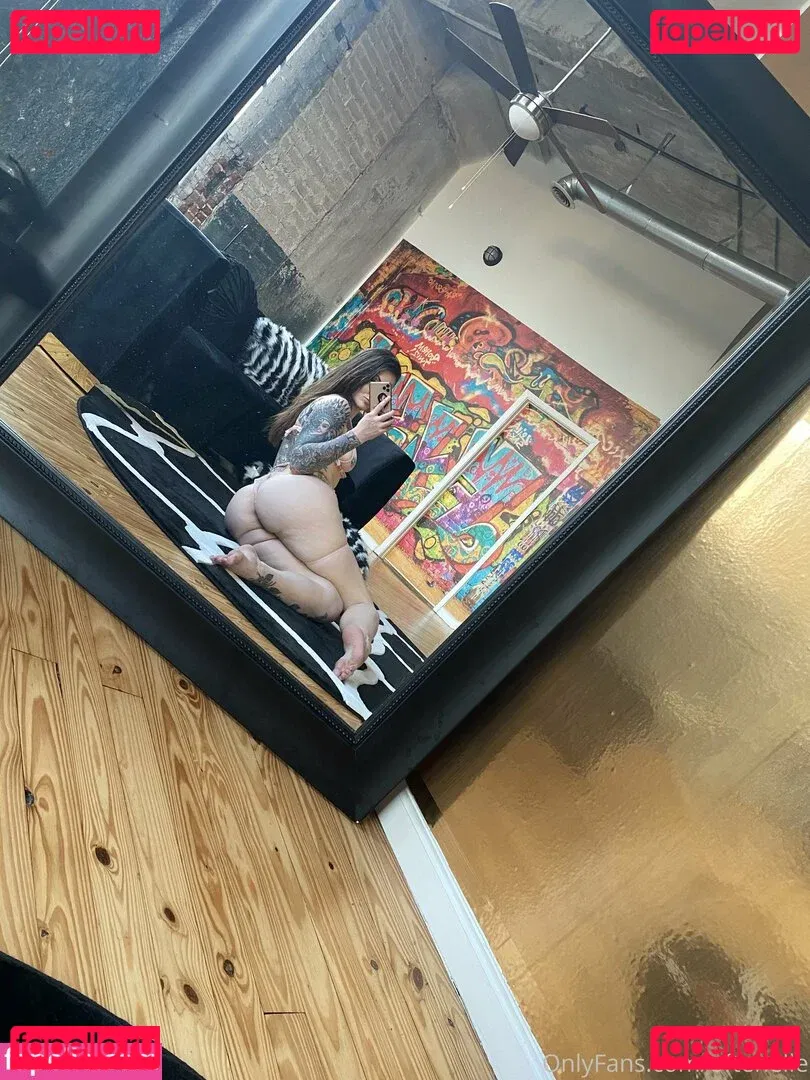 OftenElle Onlyfans Photo Gallery 