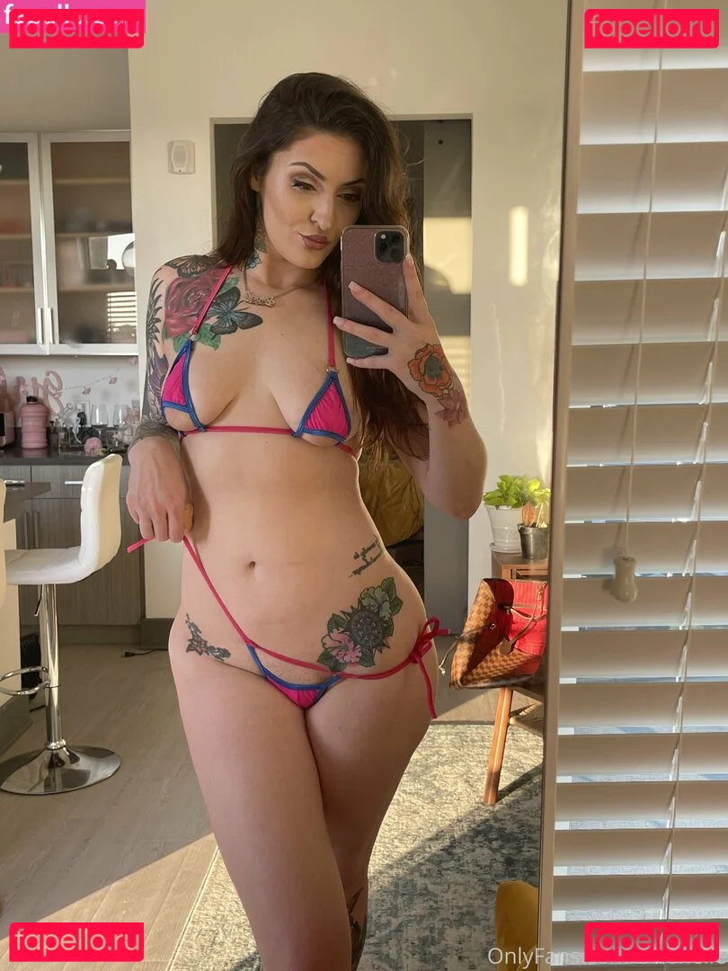 OftenElle Onlyfans Photo Gallery 