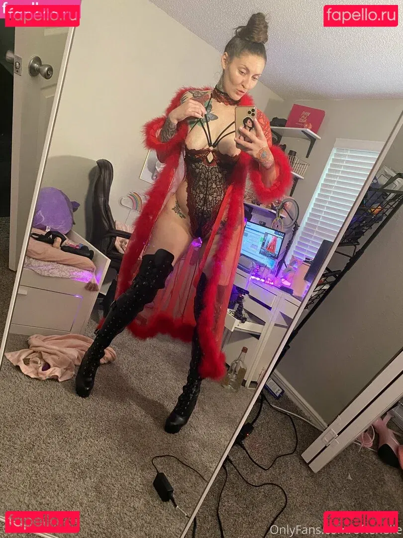 OftenElle Onlyfans Photo Gallery 