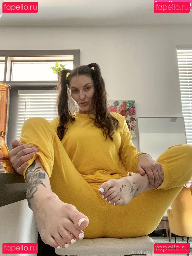 OftenElle Onlyfans Photo Gallery 