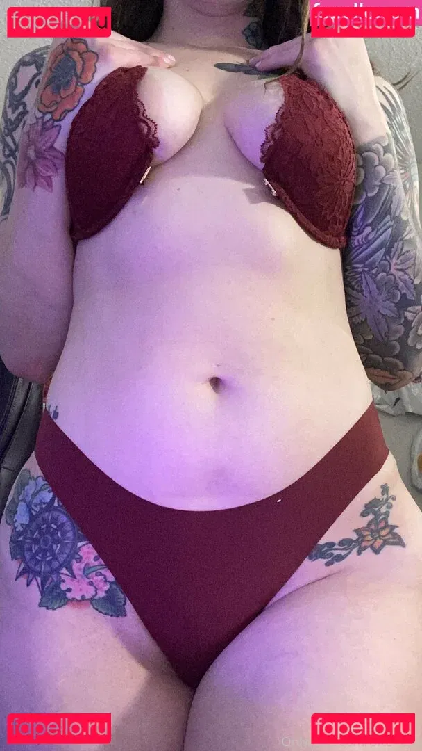 OftenElle Onlyfans Photo Gallery 