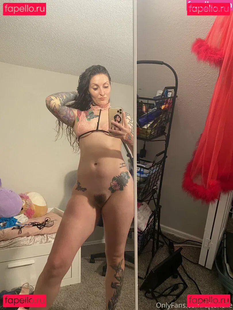 OftenElle Onlyfans Photo Gallery 