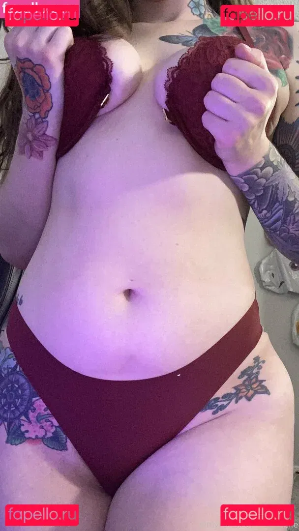 OftenElle Onlyfans Photo Gallery 