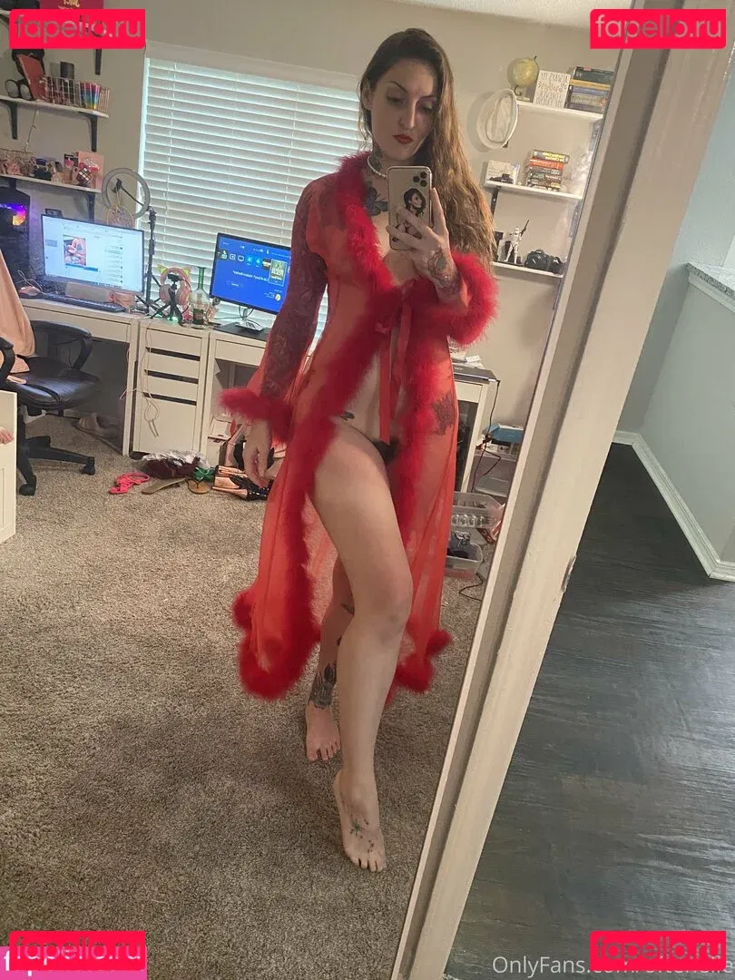 OftenElle Onlyfans Photo Gallery 