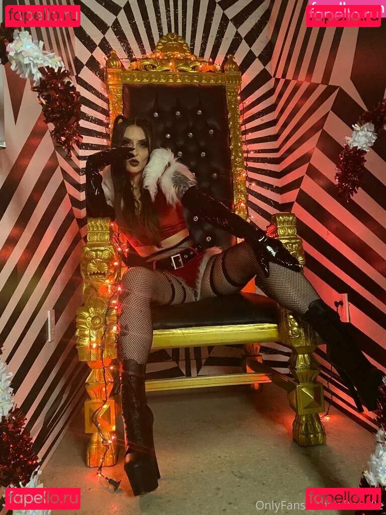 OftenElle Onlyfans Photo Gallery 