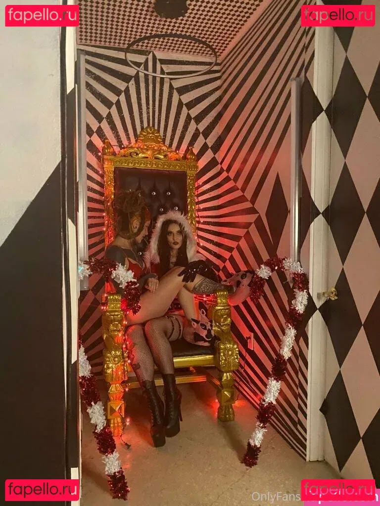 OftenElle Onlyfans Photo Gallery 