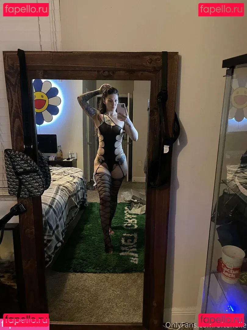 OftenElle Onlyfans Photo Gallery 