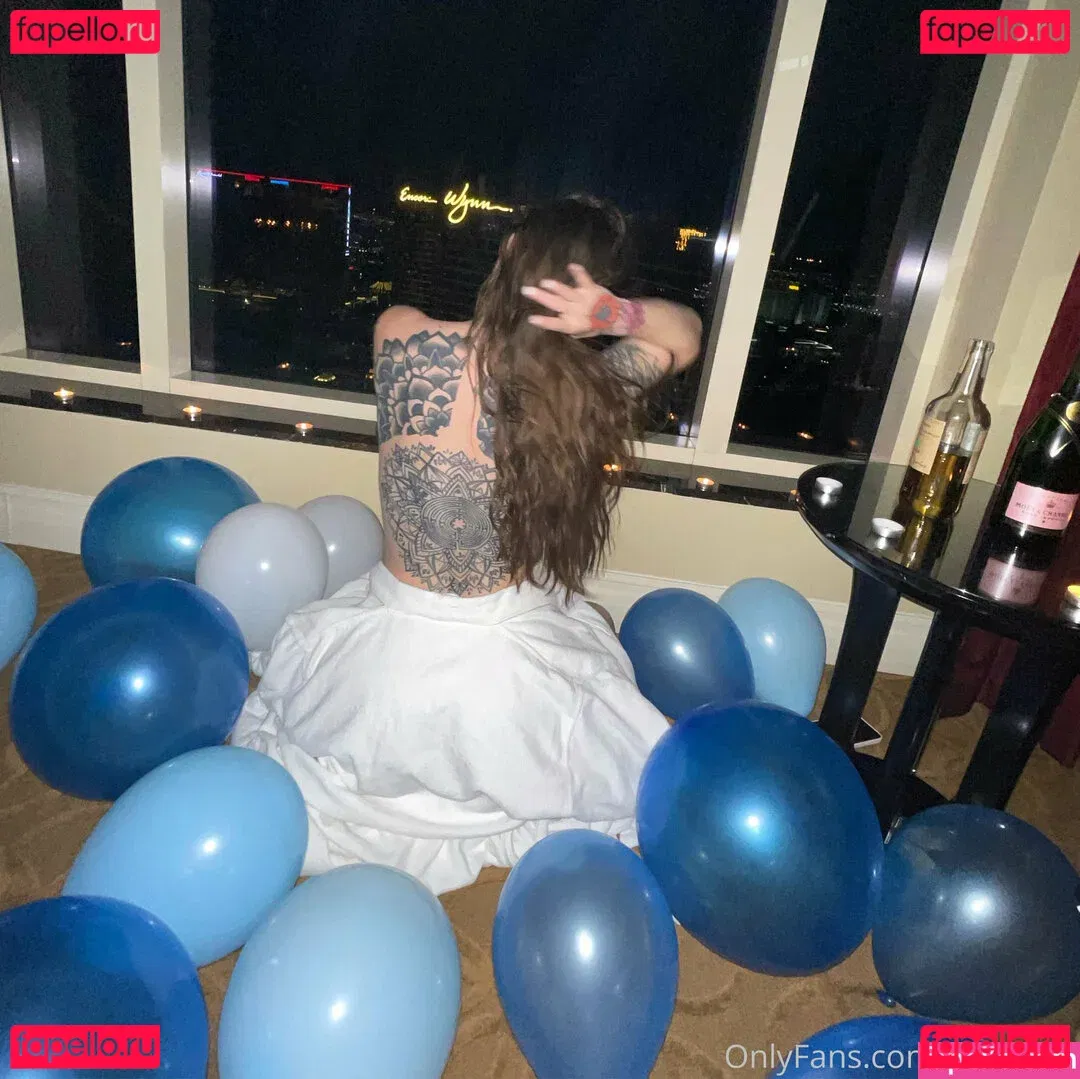 OftenElle Onlyfans Photo Gallery 