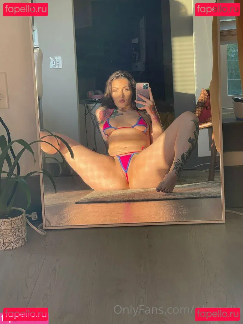 OftenElle Onlyfans Photo Gallery 