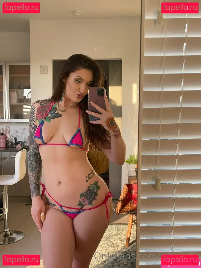 OftenElle Onlyfans Photo Gallery 