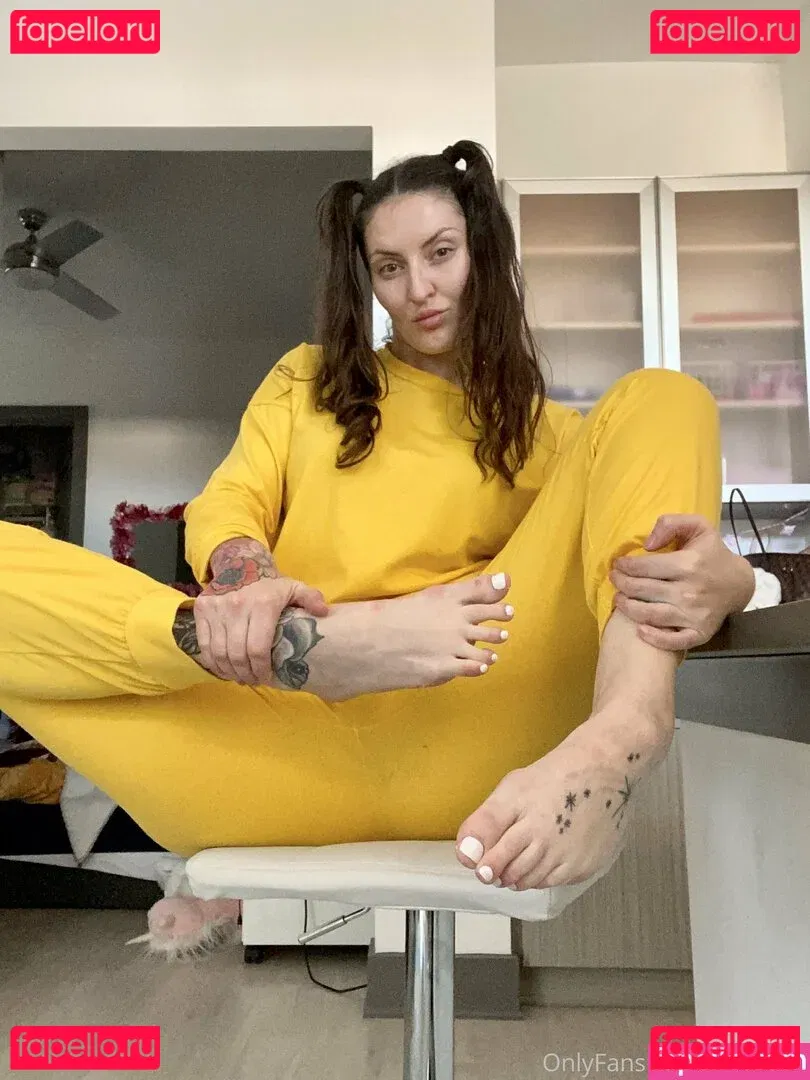 OftenElle Onlyfans Photo Gallery 