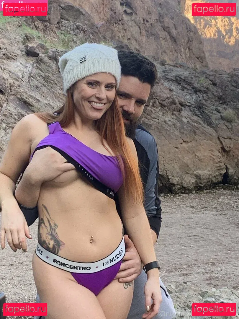 OftenElle Onlyfans Photo Gallery 