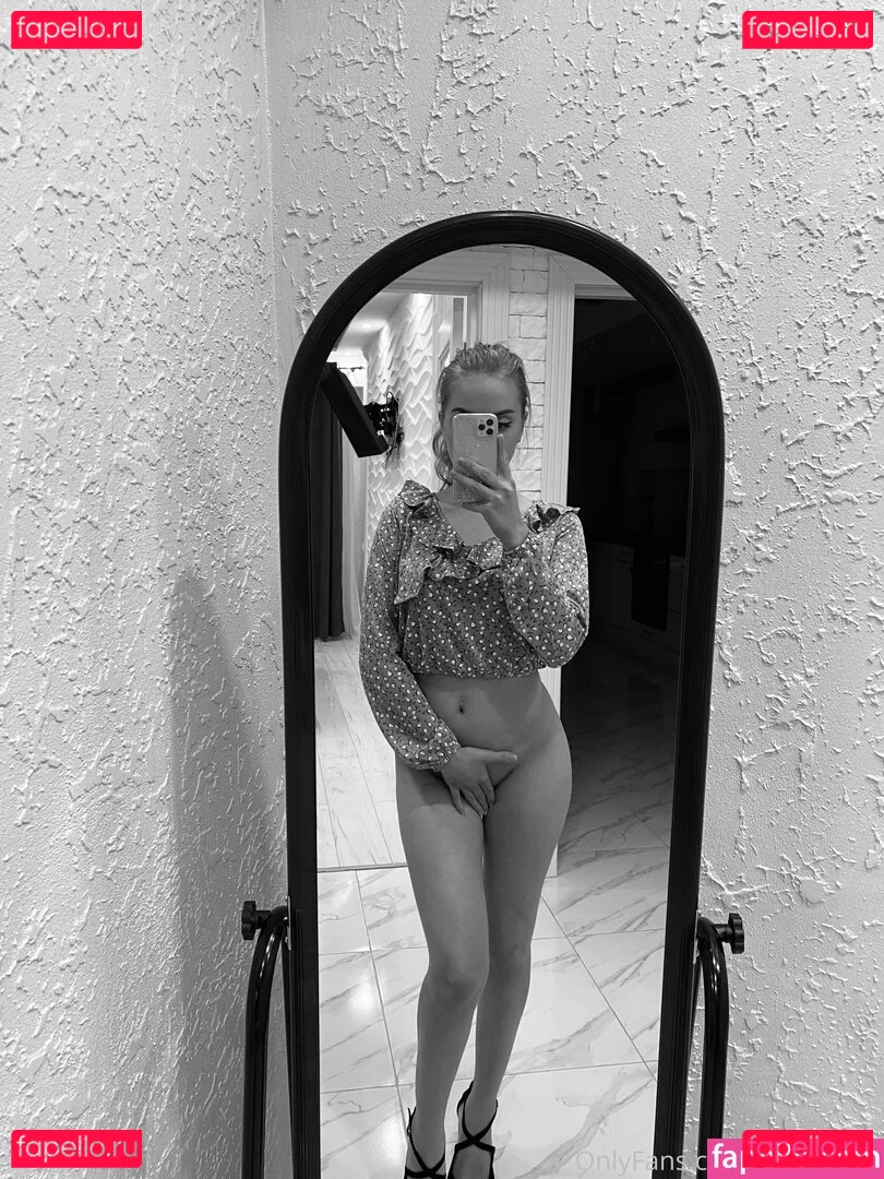 vv_levia Onlyfans Photo Gallery 