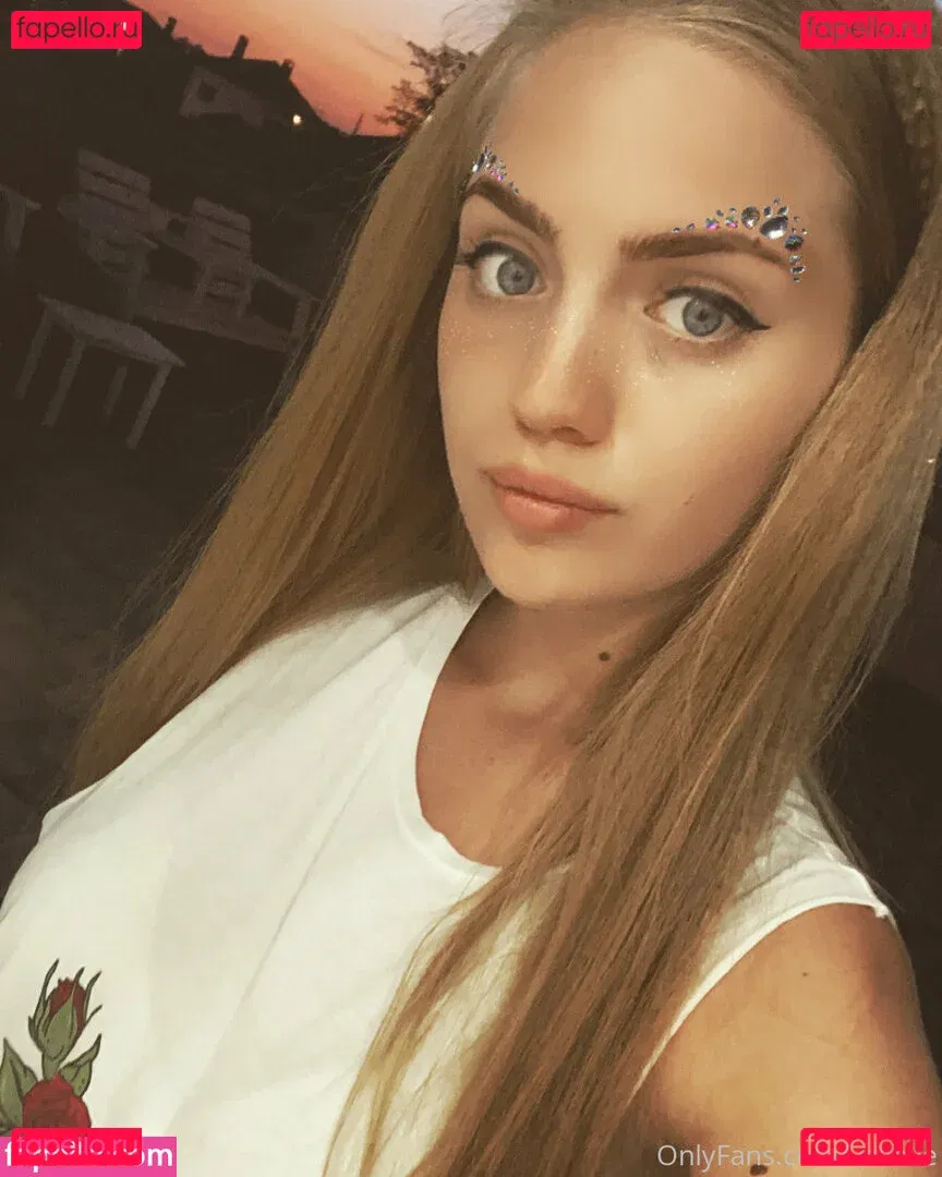 vv_levia Onlyfans Photo Gallery 