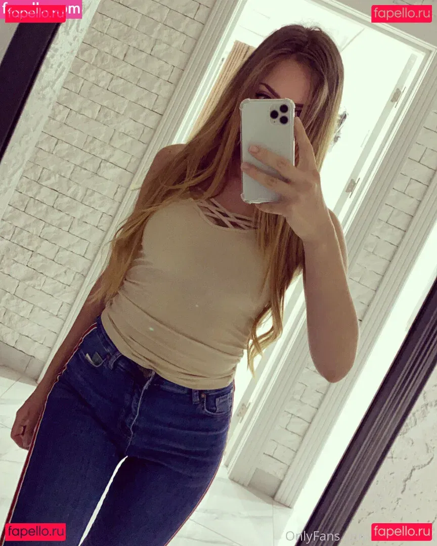 vv_levia Onlyfans Photo Gallery 