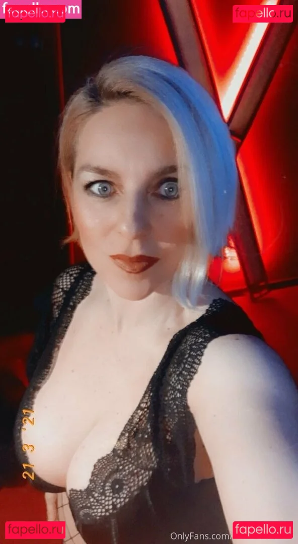 frauleinschmittfree Onlyfans Photo Gallery 