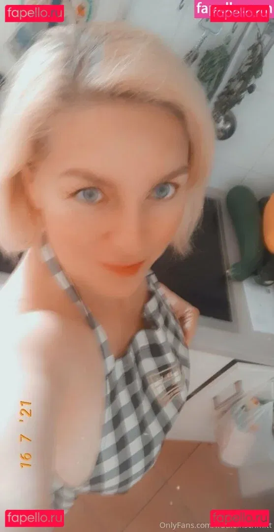 frauleinschmittfree Onlyfans Photo Gallery 