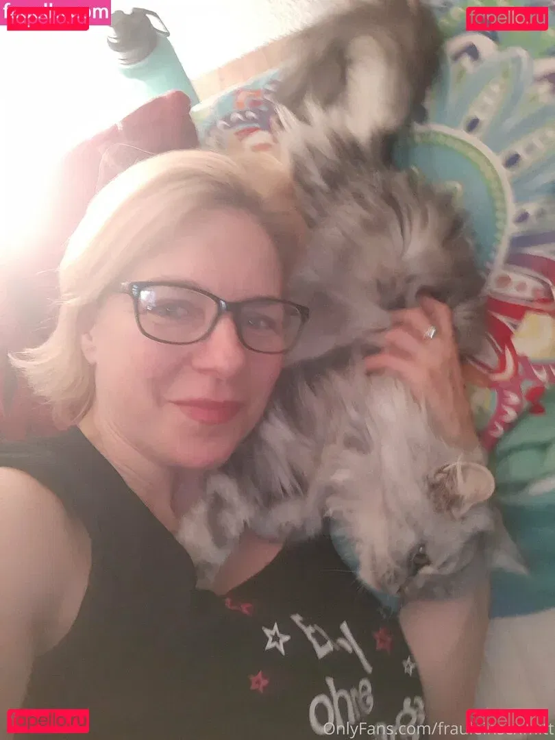 frauleinschmittfree Onlyfans Photo Gallery 