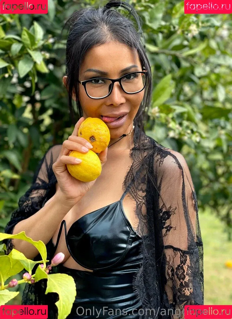 thethaigodessvip Onlyfans Photo Gallery 