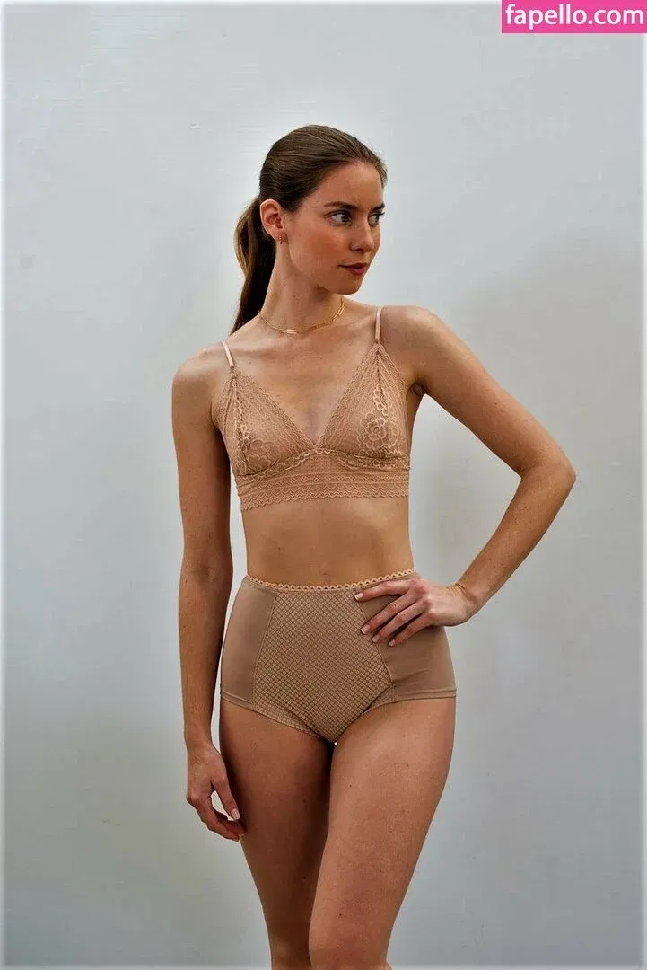 Bar Weil Onlyfans Photo Gallery 