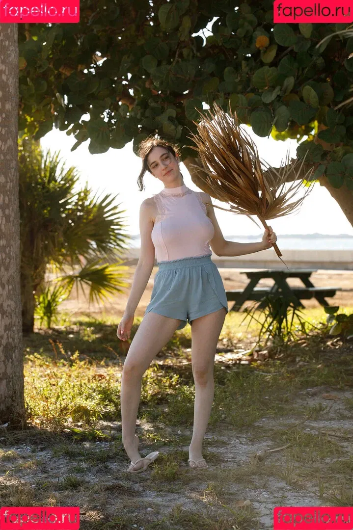 Giulia Wylde Onlyfans Photo Gallery 
