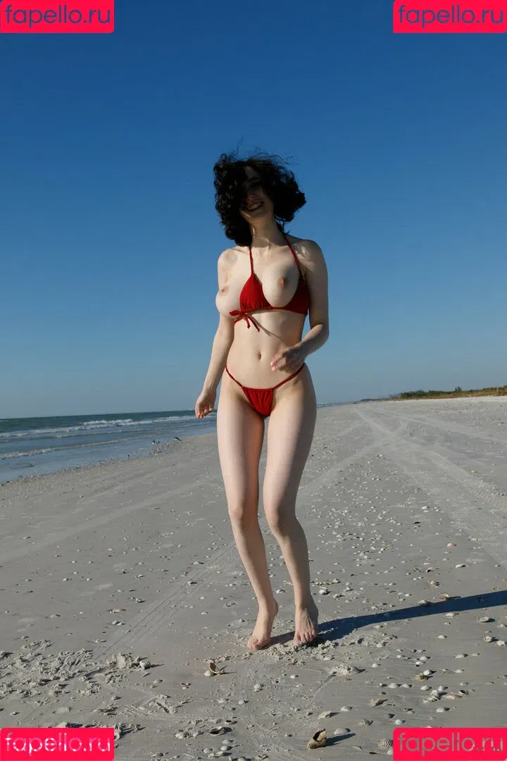 Giulia Wylde Onlyfans Photo Gallery 