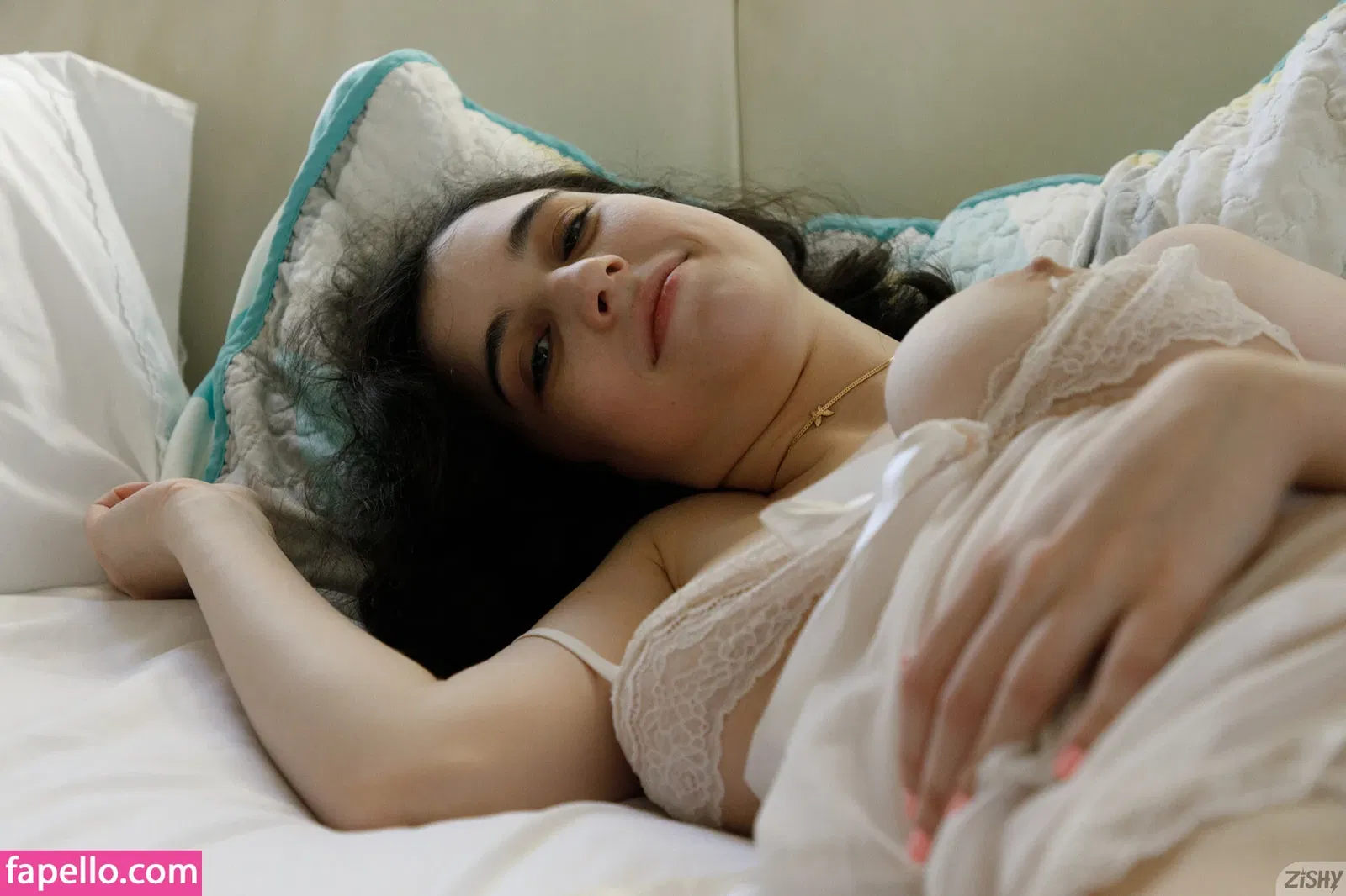 Giulia Wylde Onlyfans Photo Gallery 