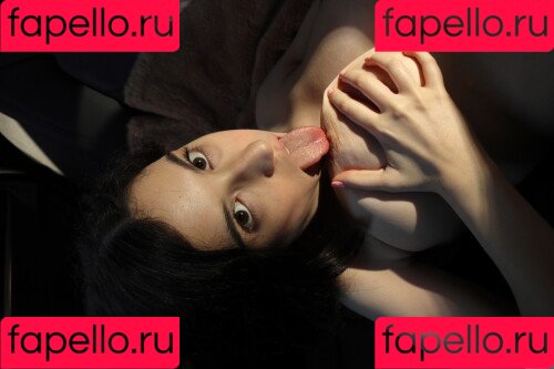 Giulia Wylde Onlyfans Photo Gallery 