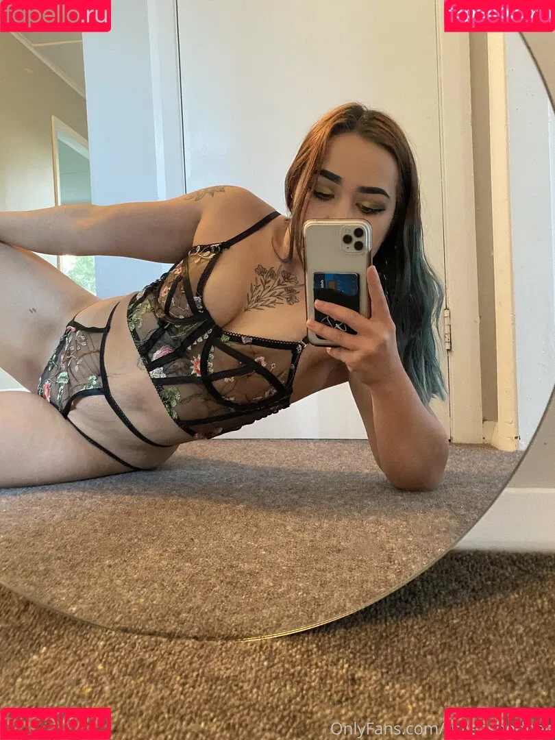 ariquxeen Onlyfans Photo Gallery 