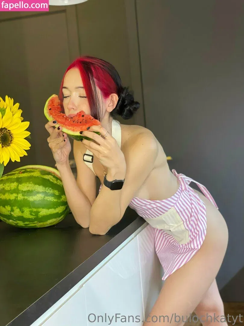 bulochkatyt Onlyfans Photo Gallery 