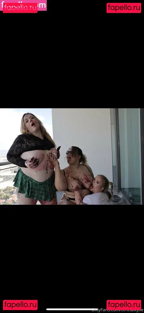 officialkylie Onlyfans Photo Gallery 