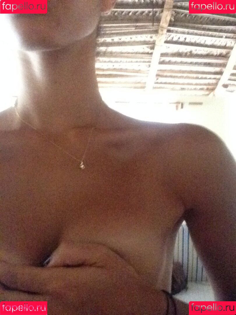 Vick Hope Onlyfans Photo Gallery 