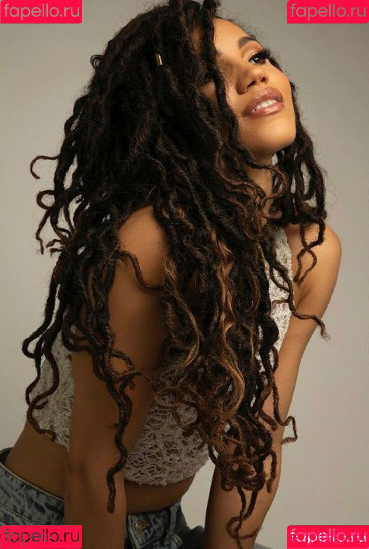 Vick Hope Onlyfans Photo Gallery 